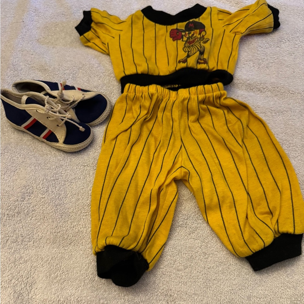 Cabbage Patch Kids Yellow Striped Baseball Set - by Milton Canada vtg